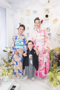 三兄弟で着物を着た七五三兄弟写真実例